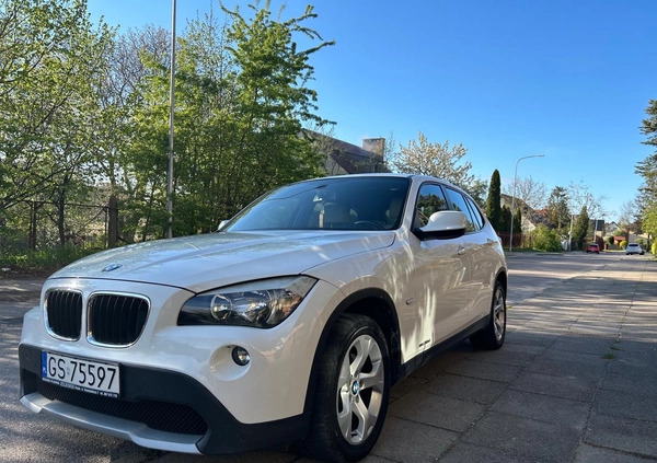BMW X1 cena 39900 przebieg: 143000, rok produkcji 2011 z Słupsk małe 172